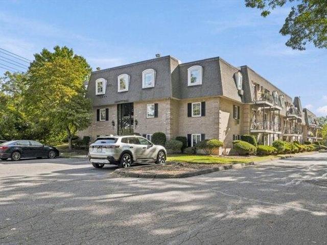 2 bedroom, Peabody MA 01960 105549767
