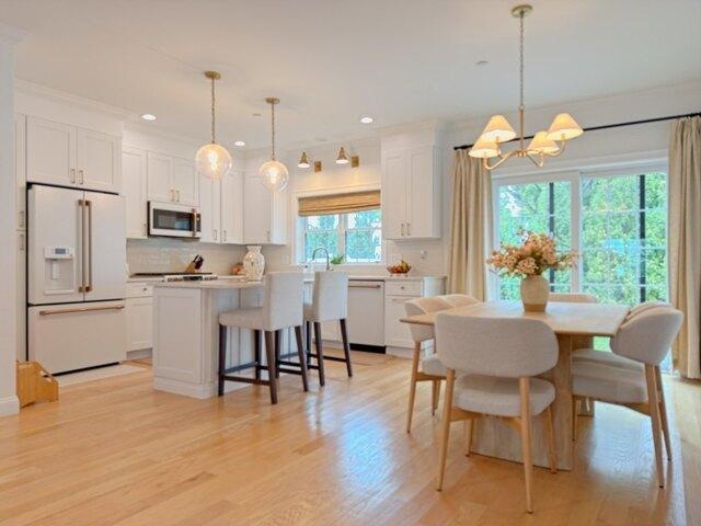 2 bedroom, Peabody MA 01960 105365231