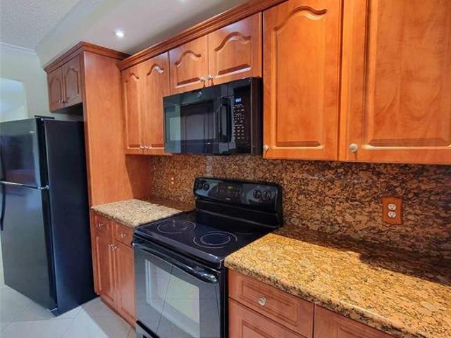 2 bedroom, Pembroke Pines FL 33027 93026160