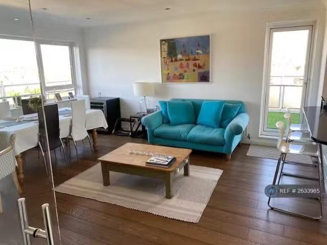 2 bedroom penthouse for rent in Park Lodge, Eastbourne, BN21