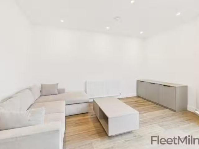 2 bedroom penthouse for rent in The Barker, Shadwell Street, B.