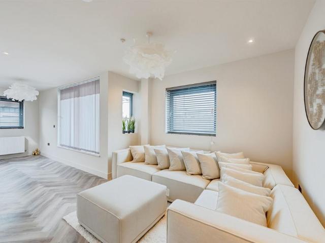 2 bedroom penthouse for sale