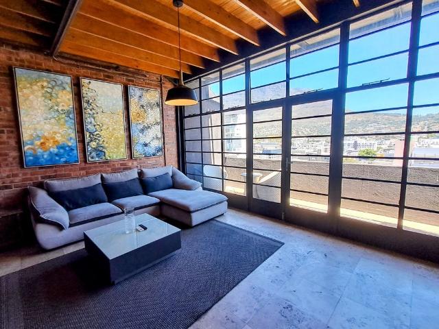 2 Bedroom Penthouse To Let in Cape Town City Centre