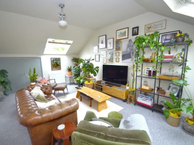 2 bedroom Penthouse to rent