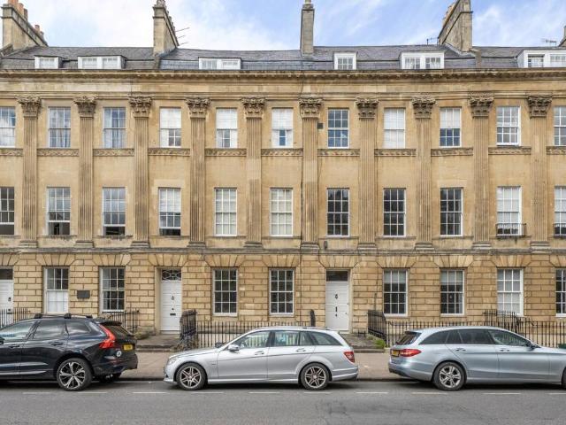 2 bedroom penthouse to rent