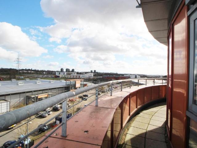 2 bedroom penthouse to rent