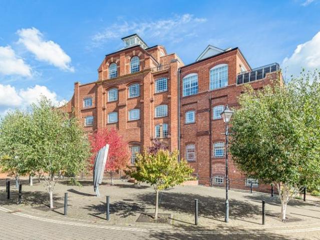 2 bedroom penthouse to rent