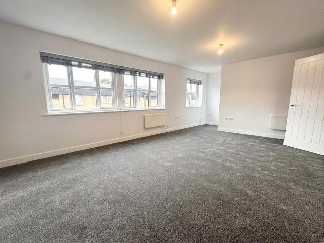 2 bedroom penthouse to rent
