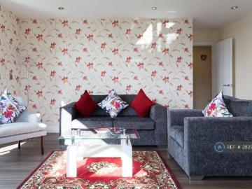2 bedroom penthouse to rent