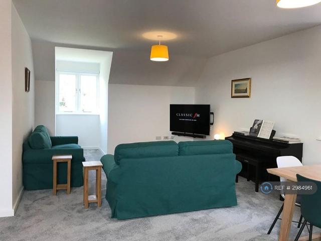 2 bedroom penthouse to rent