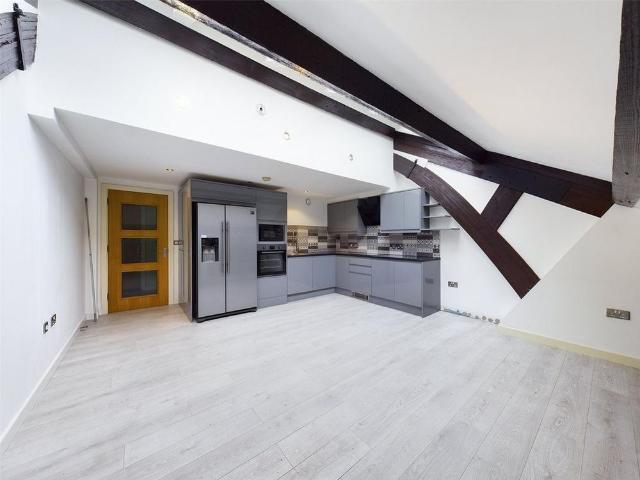 2 bedroom penthouse to rent