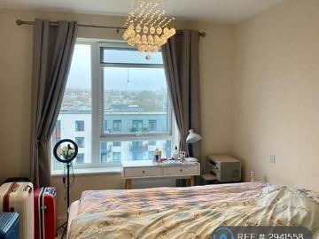 2 bedroom penthouse to rent
