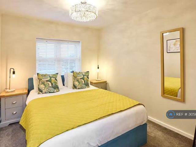 2 bedroom penthouse to rent