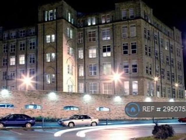 2 bedroom penthouse to rent