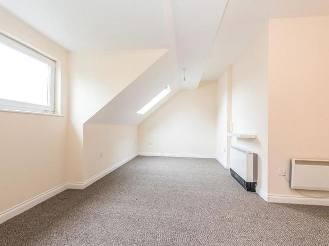 2 bedroom penthouse to rent