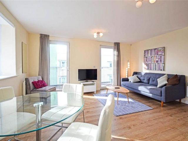 2 bedroom penthouse to rent