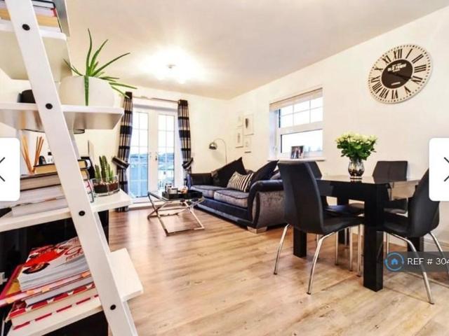 2 bedroom penthouse to rent