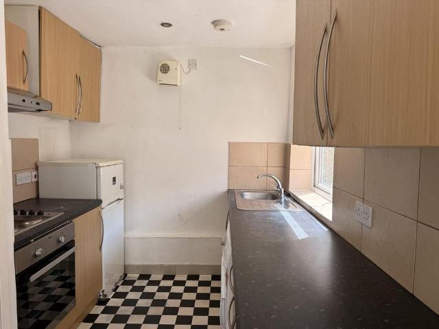 2 bedroom penthouse to rent