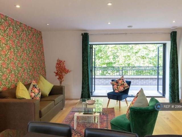 2 bedroom penthouse to rent