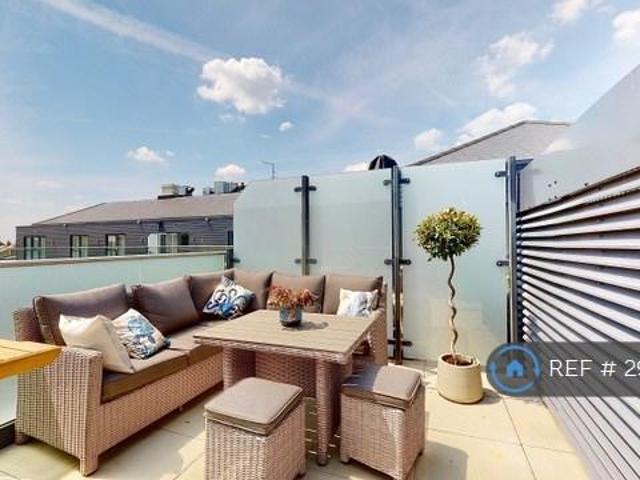 2 bedroom penthouse to rent