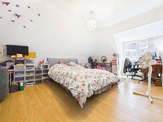 2 bedroom penthouse to rent