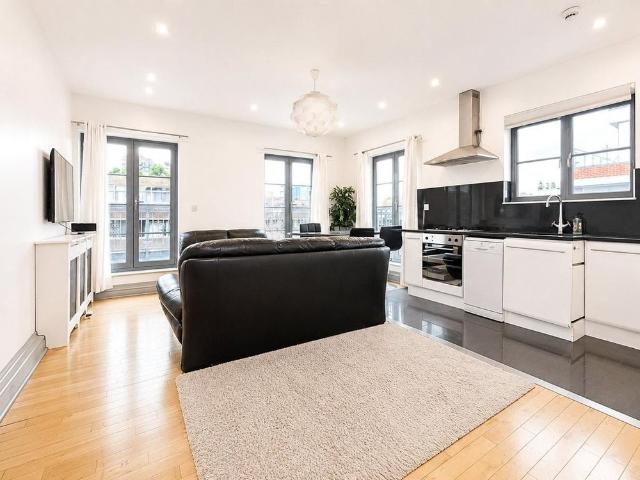 2 bedroom penthouse to rent