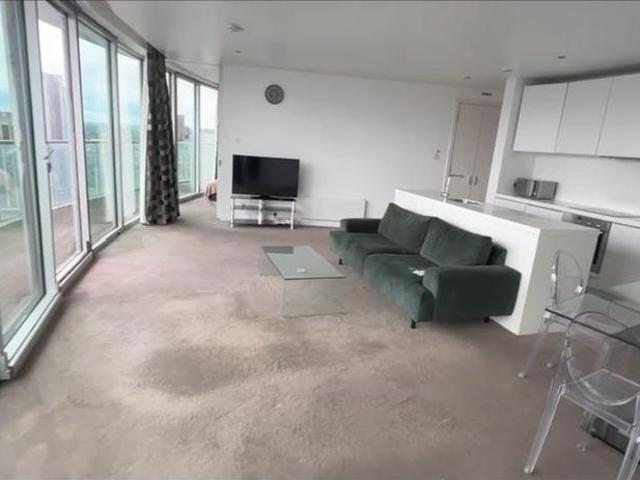 2 bedroom penthouse to rent