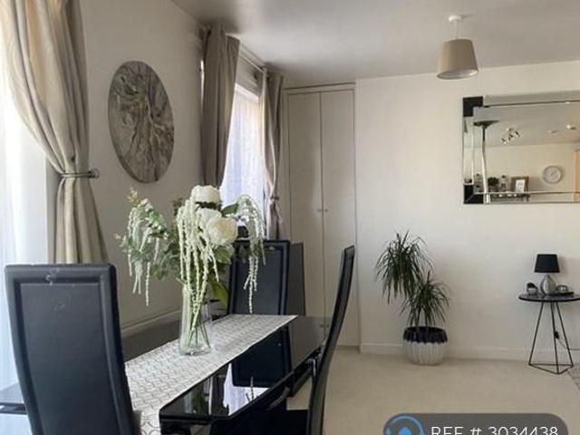 2 bedroom penthouse to rent
