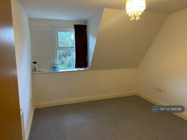 2 bedroom penthouse to rent
