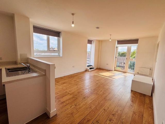 2 bedroom penthouse to rent