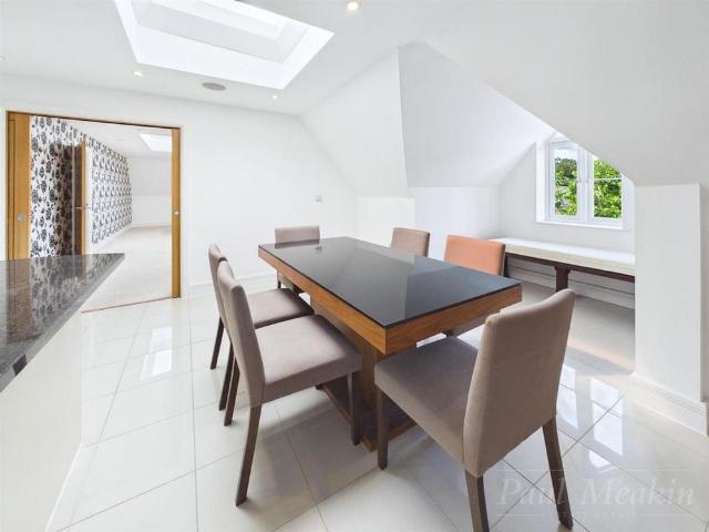 2 bedroom penthouse to rent