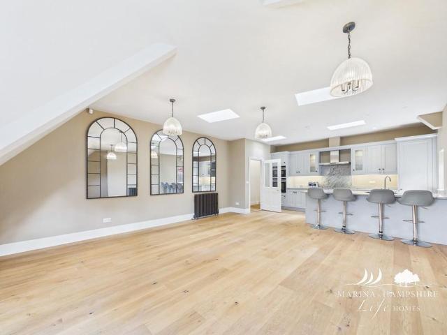 2 bedroom penthouse to rent