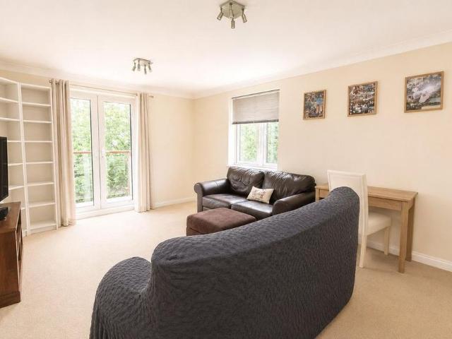 2 bedroom penthouse to rent