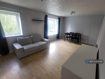 2 bedroom penthouse to rent