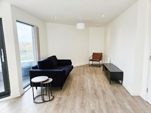 2 bedroom penthouse to rent