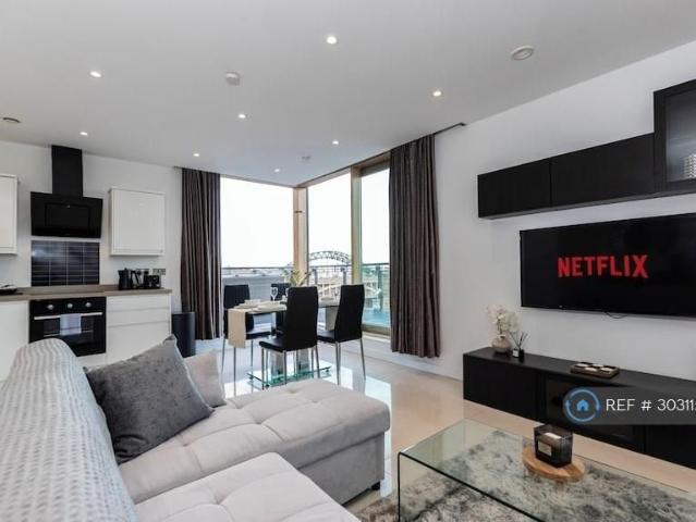 2 bedroom penthouse to rent