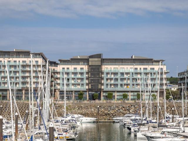 2 bedroom penthouse to rent