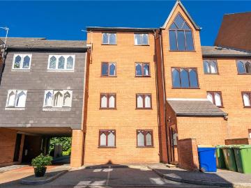 2 bedroom penthouse to rent