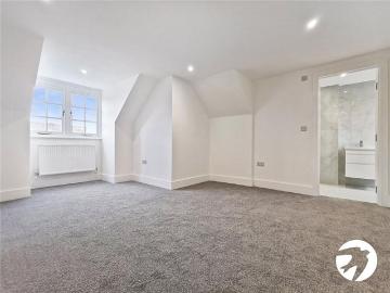 2 bedroom penthouse to rent