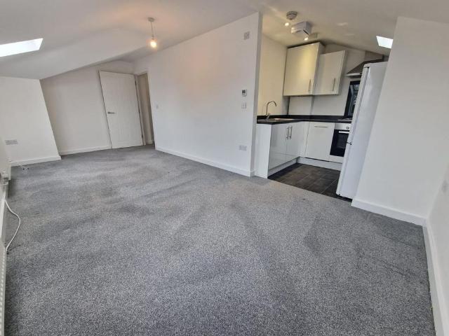 2 bedroom penthouse to rent