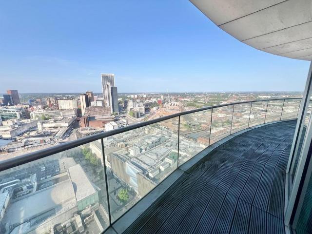 2 bedroom penthouse to rent