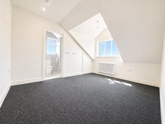 2 bedroom penthouse to rent