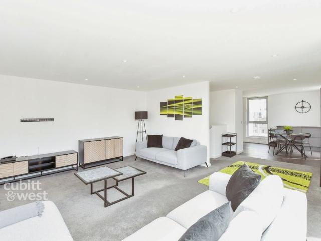 2 bedroom penthouse to rent