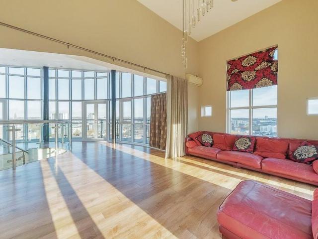 2 bedroom penthouse to rent
