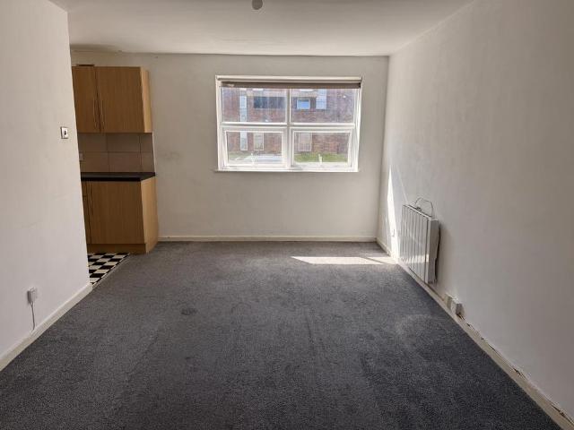 2 bedroom penthouse to rent