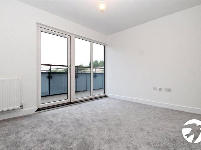 2 bedroom penthouse to rent