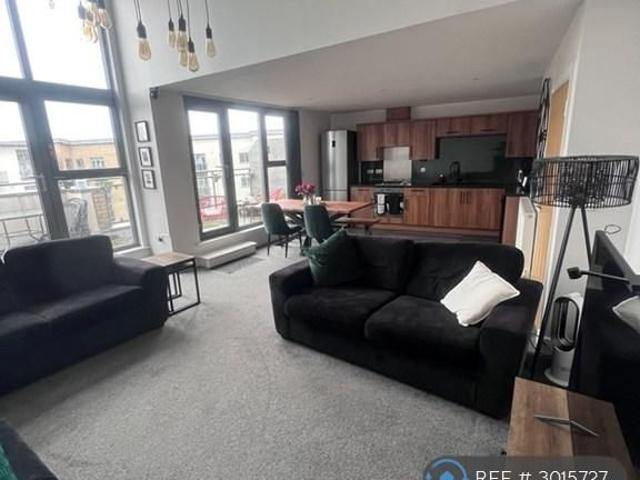 2 bedroom penthouse to rent