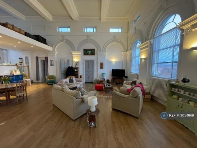 2 bedroom penthouse to rent