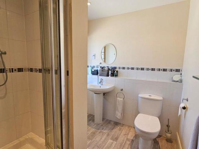 2 bedroom penthouse to rent