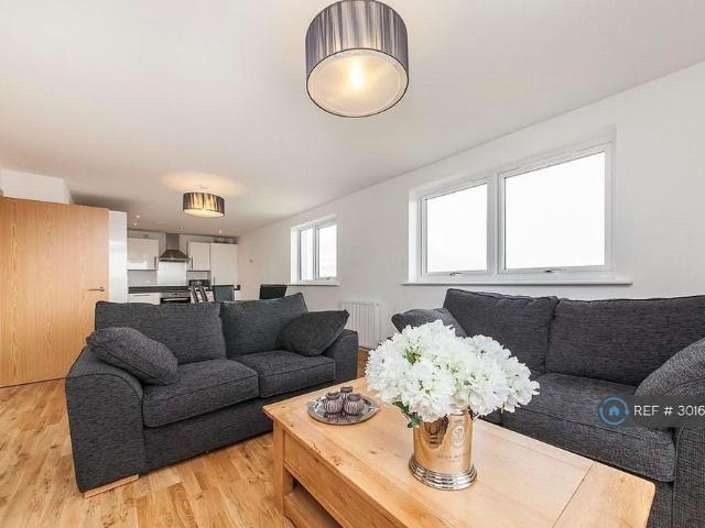 2 bedroom penthouse to rent